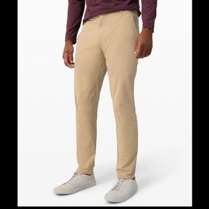 *NEVER WORN* Men’s LuLuLemon Commission Pant Khaki